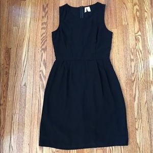 Elegant little black dress 👠